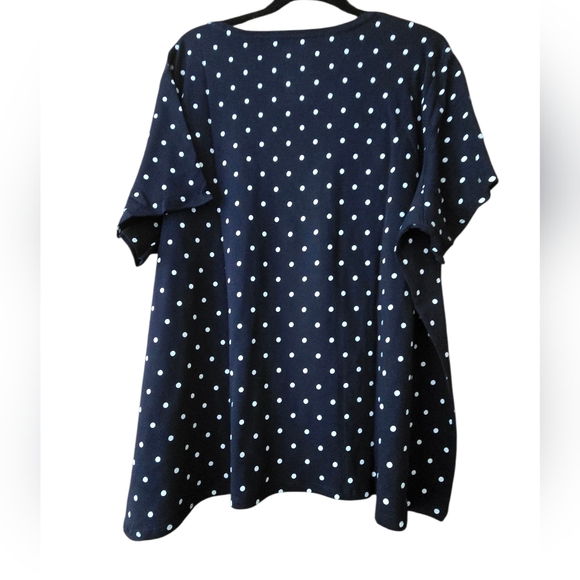 3X, 4X Croft & Barrow Dark Blue Polka Dot Short Sleeve Top - Picture 2 of 5